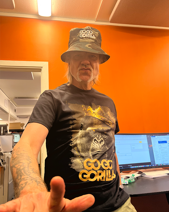 LIMITED EDITION GO-GO GORILLA T-SKJORTE